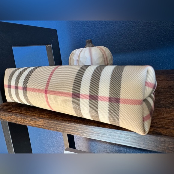 BURBERRY Cosmetic Case EUC - Picture 8 of 9
